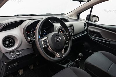 Toyota Yaris Active