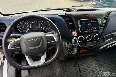 Iveco Daily 70C18 Plandeka + Winda