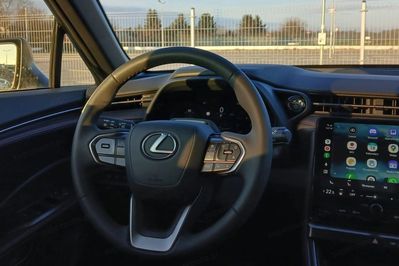 Lexus LBX Hybrid Emotion