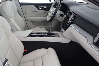 Volvo V60 B4 Ultra Dark