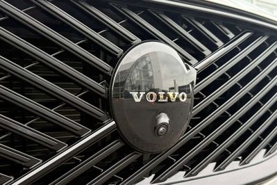 Volvo XC60 B5 AWD Plus Black Edition