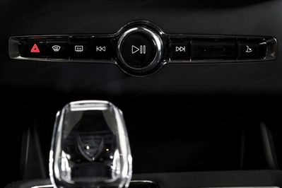 Volvo XC90 B5 AWD Ultra Dark