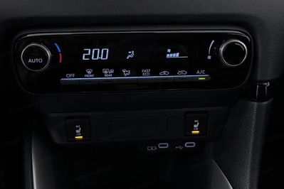 Mazda 2 Centre Line 1.5 Hybrid CVT