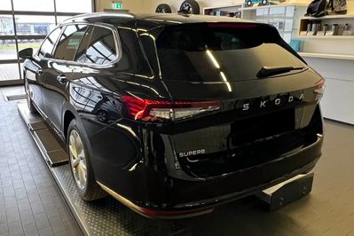 Skoda Superb Drive 2.0 TSI DSG