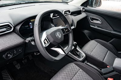 MG ZS 1.5  Standard MT