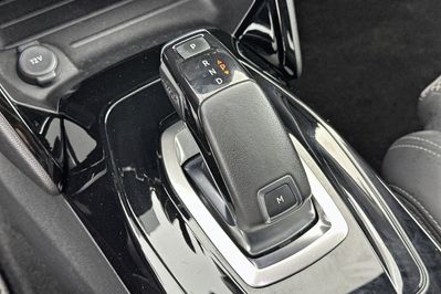 Peugeot 2008 GT 1.2 PureTech EAT8