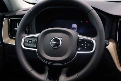 Volvo XC60 T8 Plug-In Hybrid AWD Ultra Dark