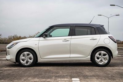 Suzuki Swift Premium Plus 1.2 Dualjet SHVS