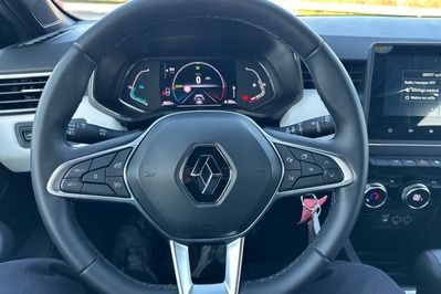 Renault Clio Limited 1.6 E-Tech Hybrid AT