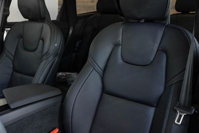 Volvo XC60 T6 Plug-In Hybrid AWD Ultra Dark