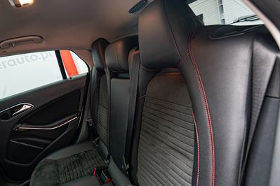 Mercedes CLA 220 4-Matic