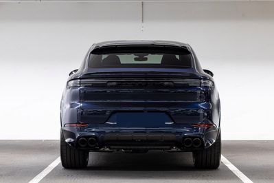 Porsche Cayenne Coupe E-Hybrid  Black Edition