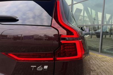 Volvo XC60 T6 Plug-In Hybrid AWD Ultra Dark