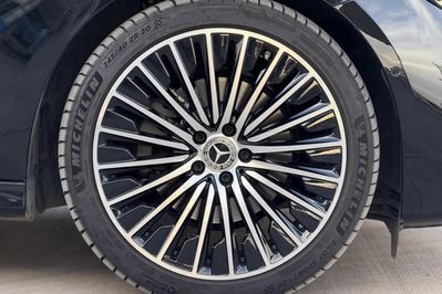 Mercedes Klasa E 200 4-Matic Exclusive