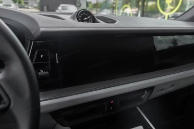 Porsche Cayenne Coupe E-Hybrid  Black Edition