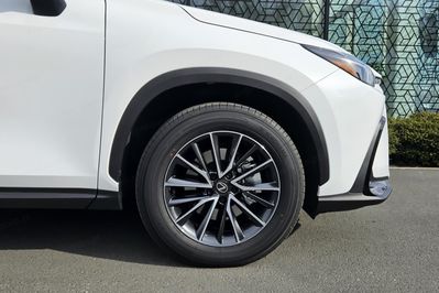 Lexus NX 350h Prestige 2WD