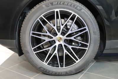 Porsche Cayenne S E-Hybrid