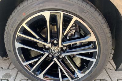 Toyota Camry Executive 2.5 Hybrid Dynamic Force