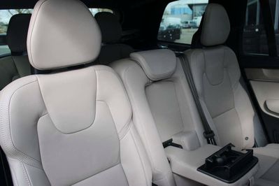 Volvo XC90 B5 AWD Ultra Dark