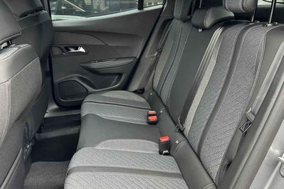 Peugeot 2008 Allure e-DCS 1.2 mHEV