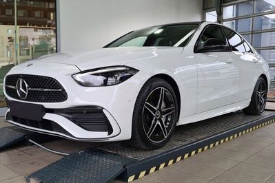 Mercedes Klasa C 220 d 4-Matic AMG