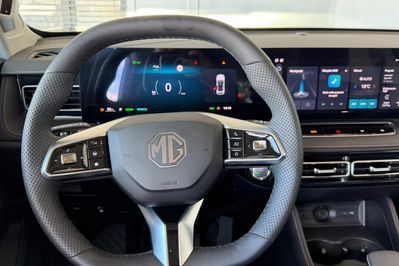 MG HS 1.5T HEV+ Exclusive