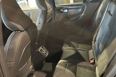 Volvo XC40 B3 Plus Dark