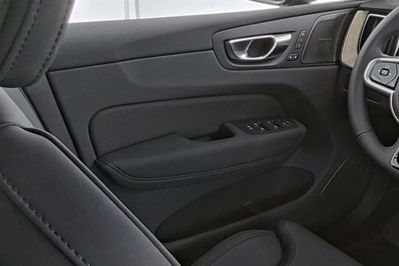 Volvo XC60 B5 B AWD Plus Dark aut