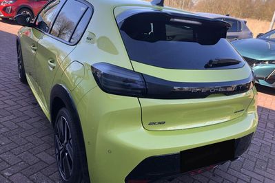 Peugeot 208 GT e-DCS6 1.2 mHEV