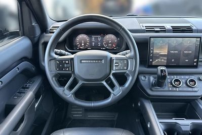 Land Rover Defender 110 3.0 D250 mHEV HSE