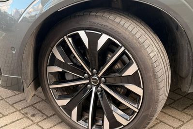 Volvo XC60 T6 Plug-In Hybrid AWD Ultra Dark aut