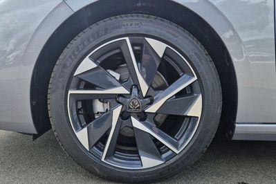 Peugeot 308 Allure e-DCS6 1.2 mHEV