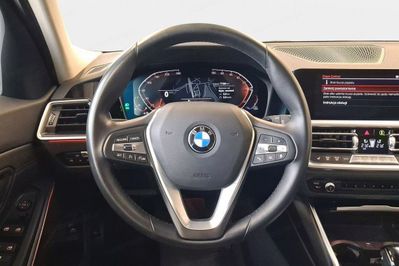 BMW Seria 3 318i aut