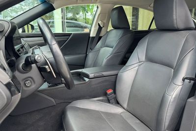 Lexus ES 300h Business Edition