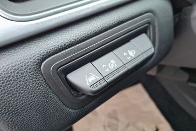 Renault Captur Techno Fast Track 1.6 E-tech Hybrid AT
