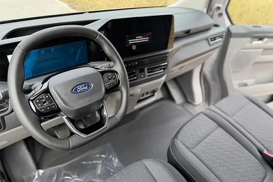 Ford Transit Custom 320 L2H1 Limited A8