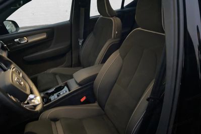 Volvo XC40 B3 B Plus Dark