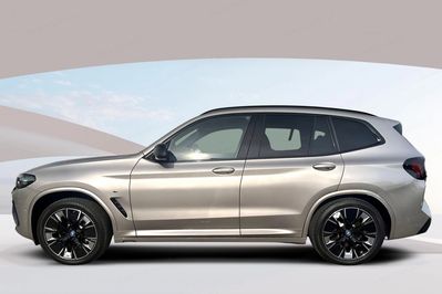 BMW iX3 80kWh Impressive