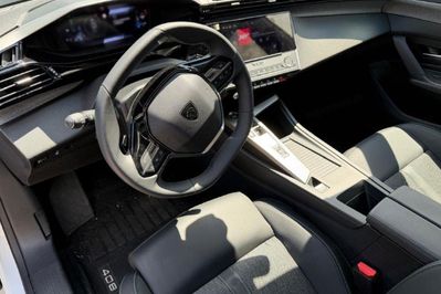 Peugeot 408 Allure e-DCS 1.2 mHEV