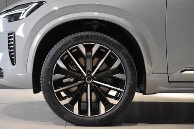 Volvo XC90 B5 AWD Plus Bright