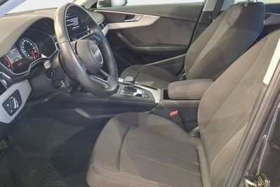 Audi A4 35 TFSI mHEV Advanced S tronic