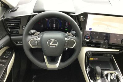 Lexus NX 350h Omotenashi 2.5 Hybrid AWD