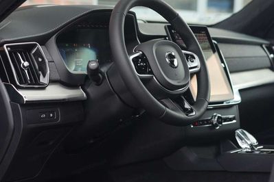 Volvo XC90 T8 AWD Plug-In Hybrid Ultra Black Edition 7os