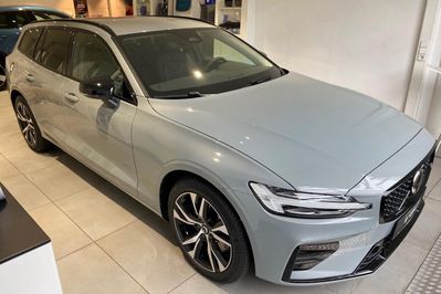 Volvo V60 B4 Plus Dark