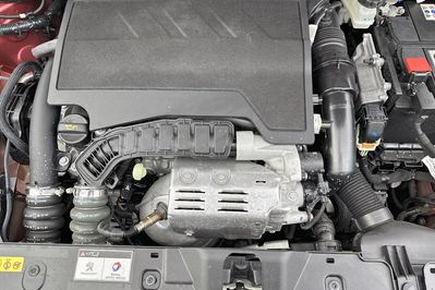 Peugeot 2008 Allure 1.2 PureTech EAT8