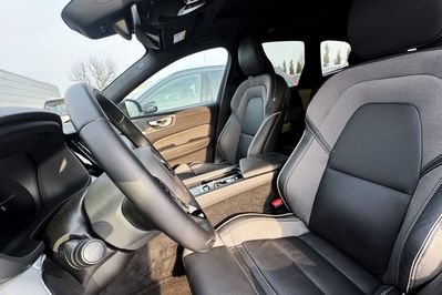 Volvo XC60 T6 Plug-In Hybrid AWD Ultra Dark aut