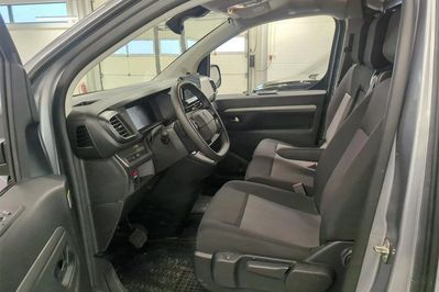 Peugeot Expert L1H1 EAT8