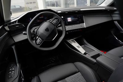 Peugeot 308 Allure 1.2 mHEV e-DCS6