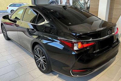 Lexus ES 300h Business Edition 2.5 E-CVT