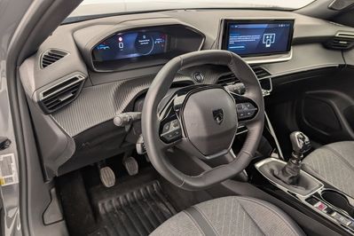Peugeot 2008 ALLURE 1.2 PureTech